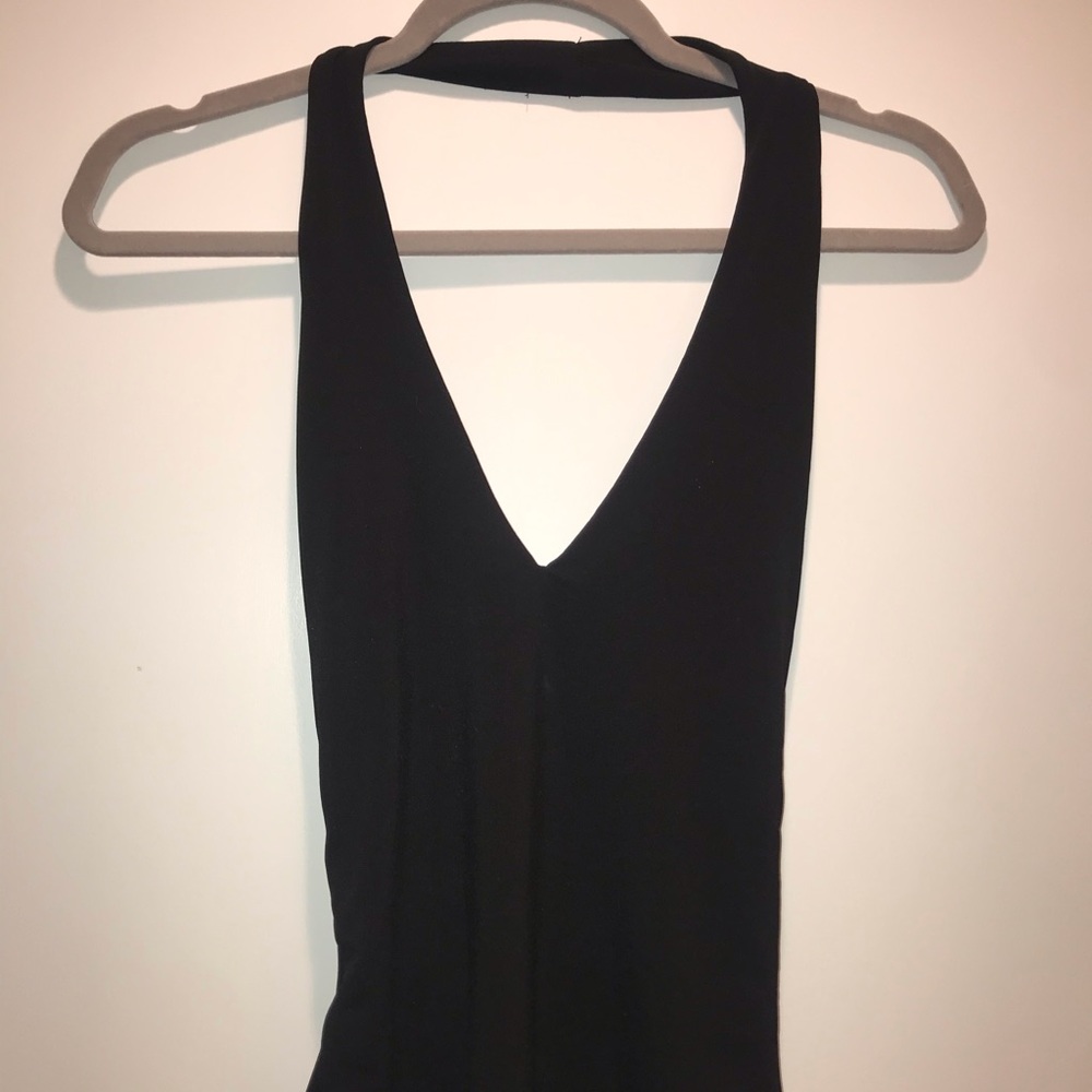 BACKLESS V NECK BODYSUIT